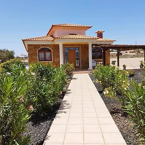 Villa Casa Del Sol 3 Bedroom With Private Solar Covered 12m X 6m Pool Minimum 7 Nights Chromecast And Wifi Throughout The, Triquivijate
